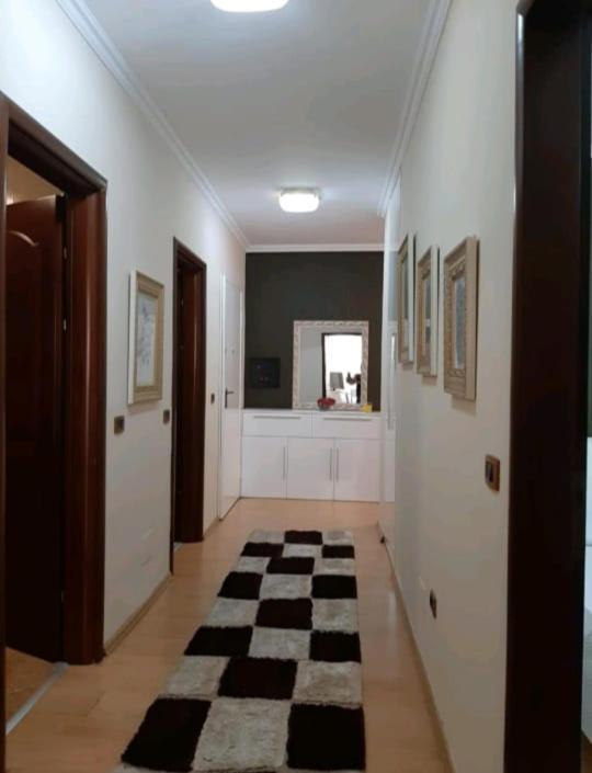 Erina Luxury Apartment Tirana Esterno foto